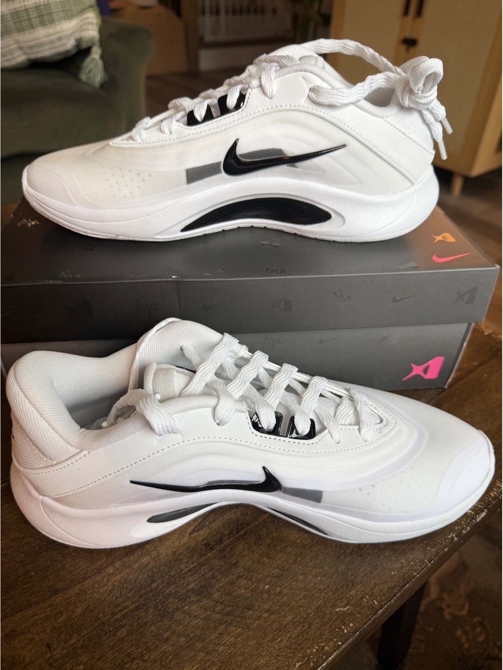 Nike A'ONE White/Black Athletic Sneakers Size 9